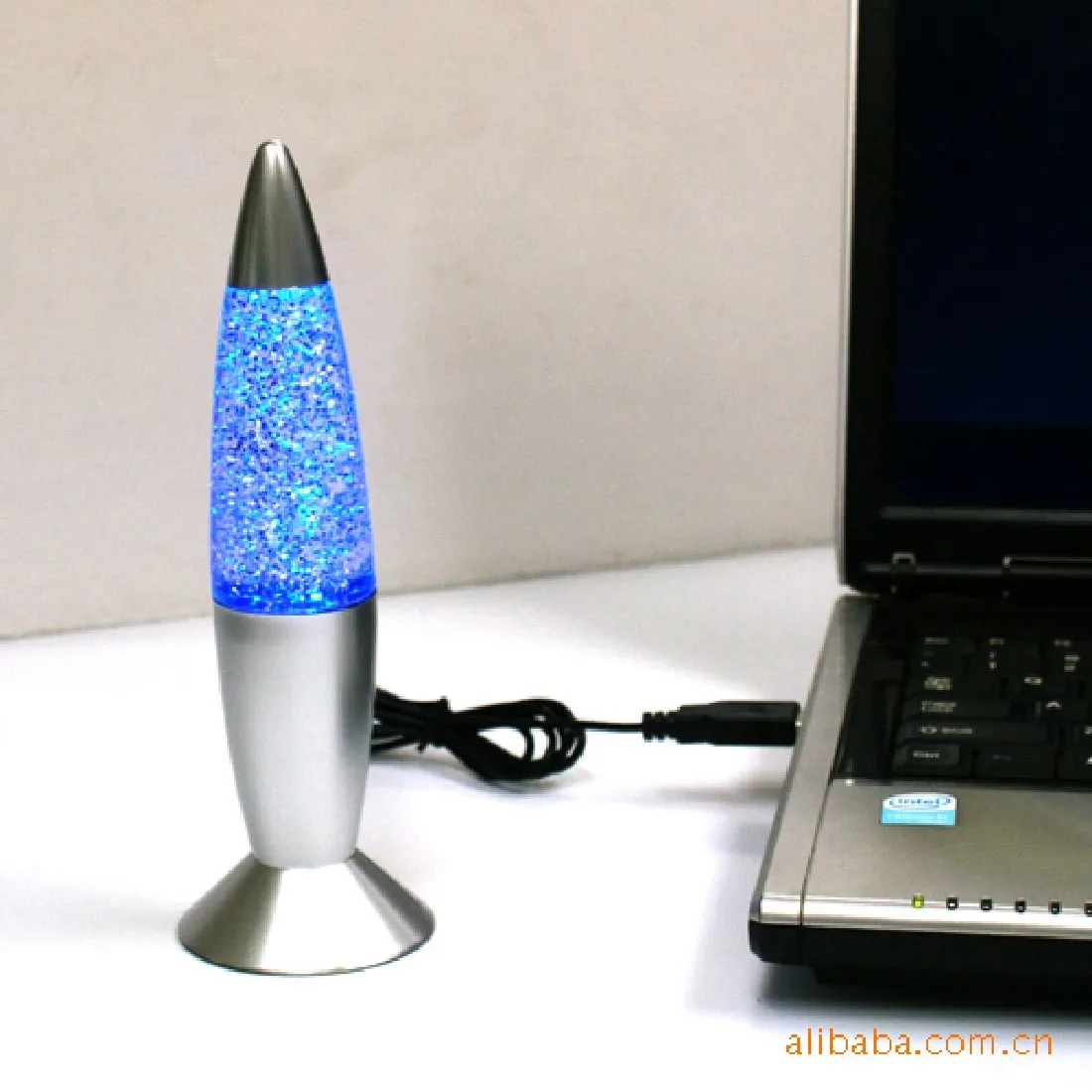 Dobro Prodajo 3D Raketa Multi Barva Spreminja, Lava Svetilka RGB LED Glitter Party Razpoloženje Noč Svetlobe Božično Darilo ob Postelji Nočna lučka