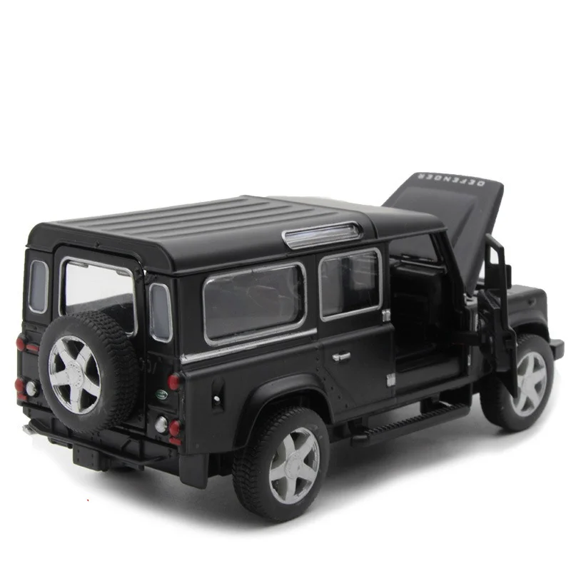 1:32 Diecast Model za Land Rover Defender Beli SUV Zlitine Igrača Avto Miniaturni Zbirka Darilo