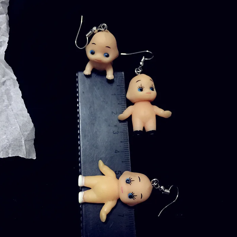 Nov Prihod Lutka Uhani za Ženske Kupid Smešno Trendy Visijo Uhan 2020 Uho Nakit Osebnost Modni Dodatki na Debelo