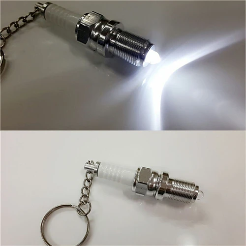 1PCS LED Key Chain Avto Del obesek za ključe, Vroče Prodaje Priložnostne svečko Ključnih Verige Unisex Novost LED Luči svečko Zunaj Keychain