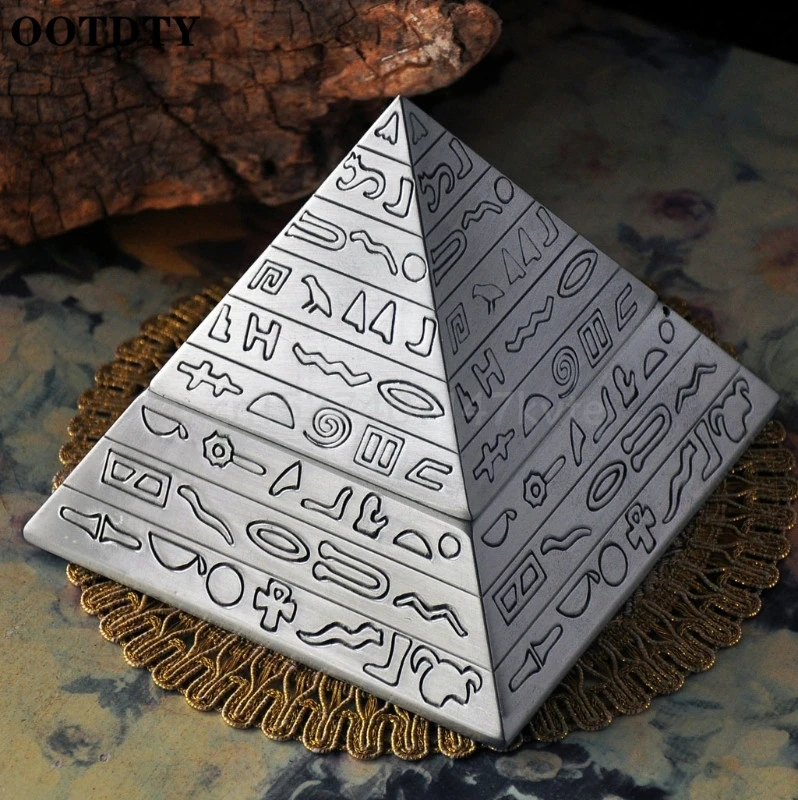 Edinstveno Lepe Starodavne Egiptovske Piramide Pepelnik z Bas Olajšav Khufu Kiparstvo Piramida Kiparskih Dekor Pepelnik