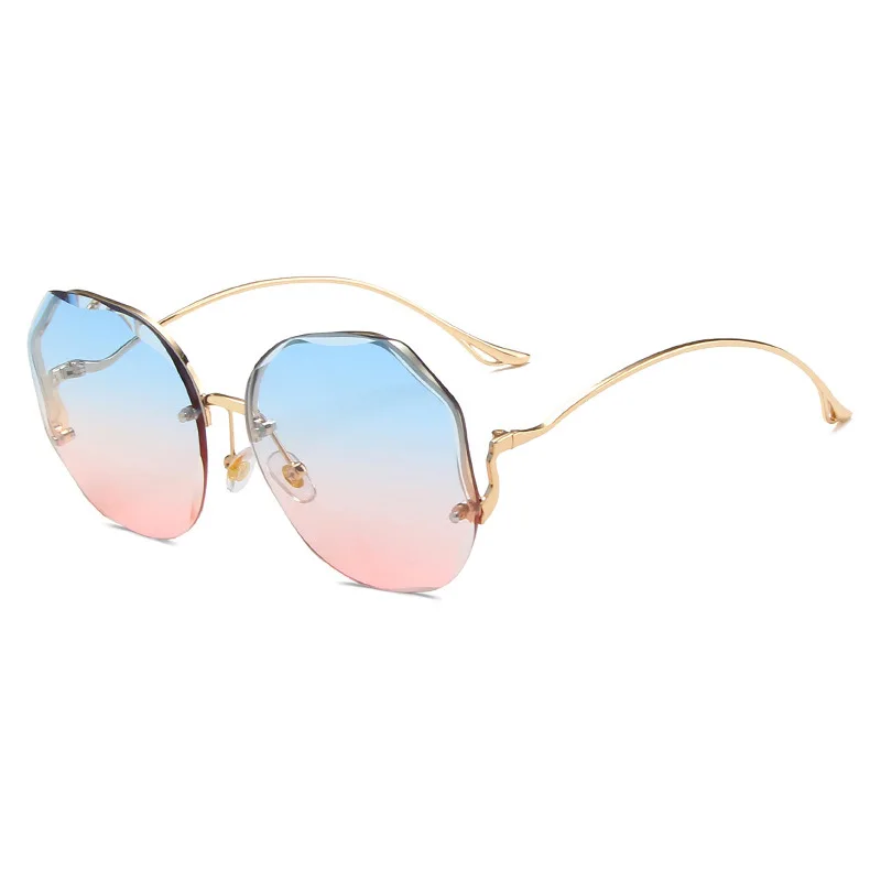 2021 Moda Gradient sončna Očala Ženske Ocean Cut Klesan Objektiv Kovinsko Ukrivljeno Templjev sončna Očala Ženski UV400 googles