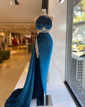 Elegantni Modri Žamet Prom Obleke Visoko Vratu Strani Split Z Vlakom Kristali Beaded Ženske Dolge Večerne 2021