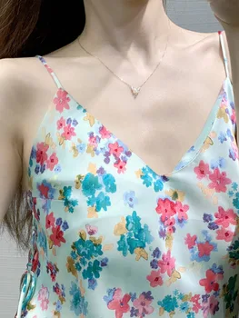 ZA poletje nove ženske sweet V-neck cvet natisniti strani pleat dekoracijo svilene teksture suspender obleko