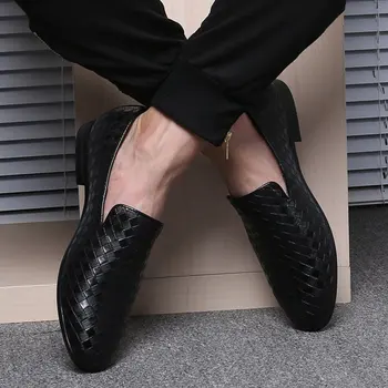 Oblikovalec Britanski Moški, Black Priložnostne Čevlji Zdrsne Na Trending Čevlji Za Prosti Čas Človek Plesti Loafer Čevlji Rdeči Plus Velikost 47 48