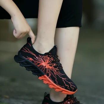Moški čevlji za moške priložnostne čevlji 2021 vroče prodaje dihanje udobno jogging čevlji na prostem non-slip ravno športnih nekaj čevlji